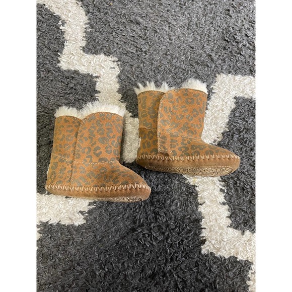 Baby UGG boots - Picture 1 of 4